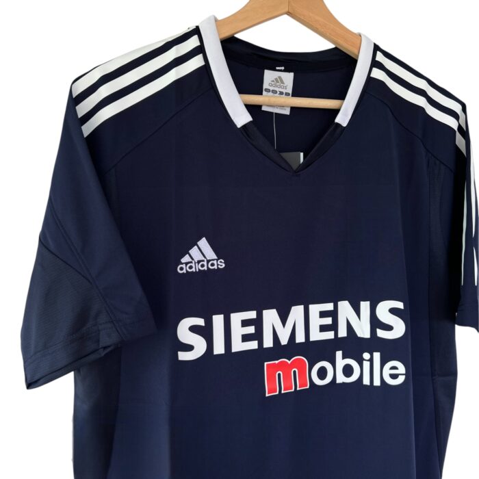 Real Madrid Alternative Shirt 2004 2005 - Image 2