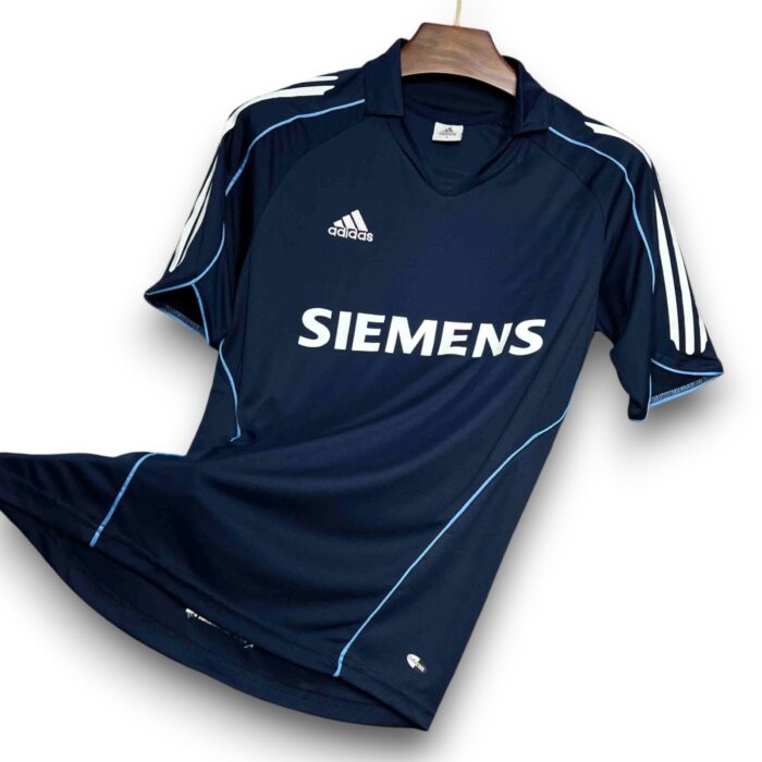 Real Madrid Away Shirt 2005 2006 - Image 2