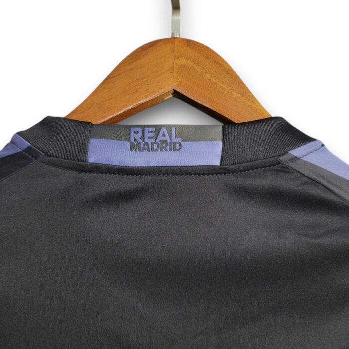 Real Madrid Alternative Shirt 2016 2017 - Image 5