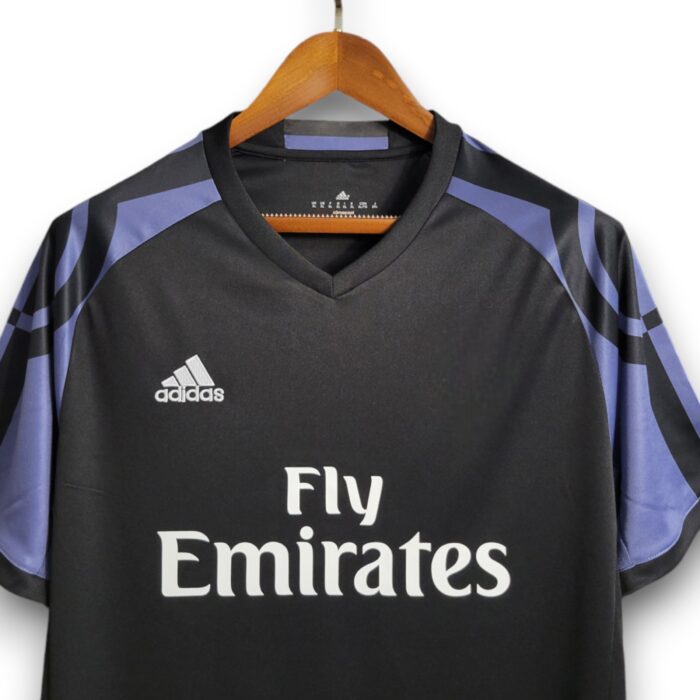 Real Madrid Alternative Shirt 2016 2017 - Image 2