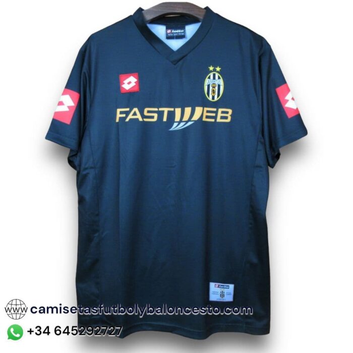 Juventus Away Shirt 2001 2002